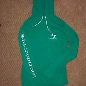 Super cute Southern Tide hooded long sleeve shirt